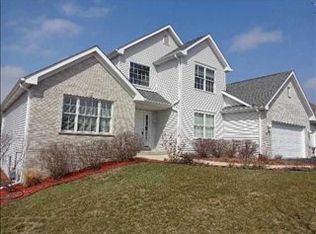 6170 Schaumburg Ln, Roscoe, IL 61073