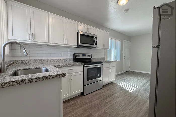 1 bed, 1.0 bath, 500 sqft, $1,099 — Photo 1