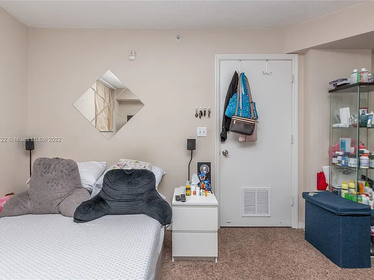 102 SW 6th Ave #202 — Photo 7