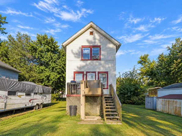 217 12th St, East Moline, IL 61244