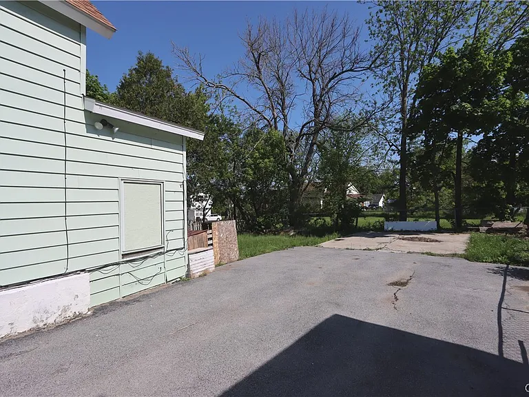318 W Hoard St — Photo 46
