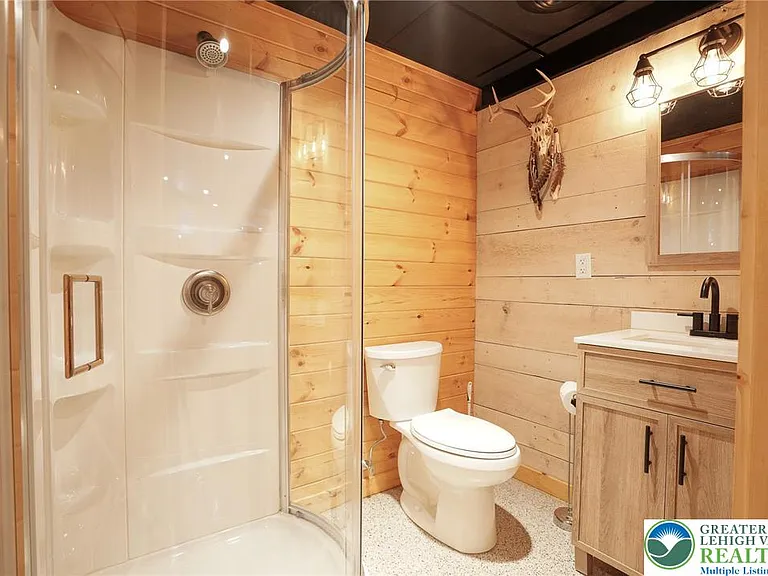 371 Green Tree Dr — Photo 32