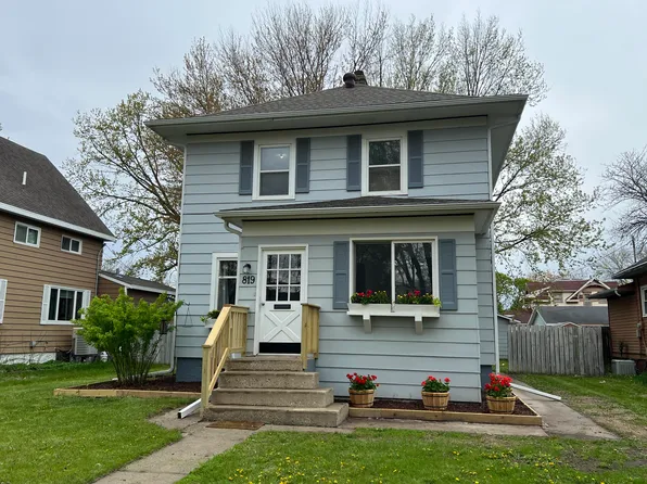 819 Kansas Ave SE, Huron, SD 57350