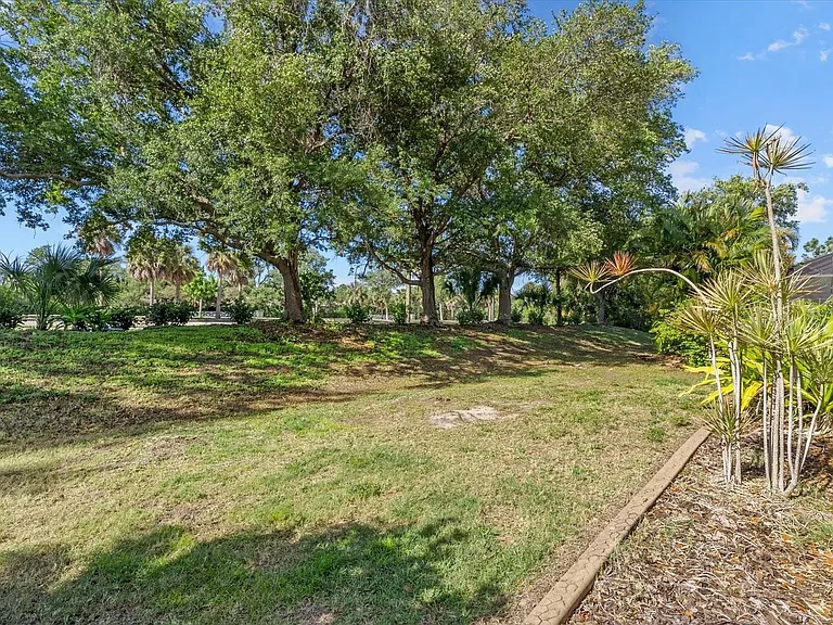 11711 Breadfruit Ln — Photo 41