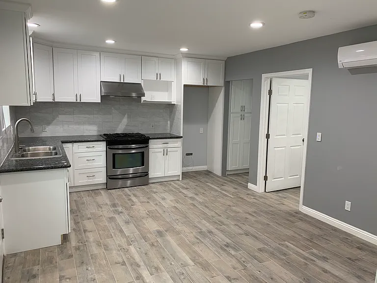 819 S Dennis St #1/2 — Photo 6
