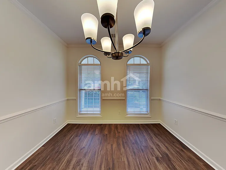 805 Lincoln Sq — Photo 7