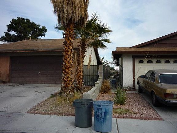 3rd image of 3528 Redwood St