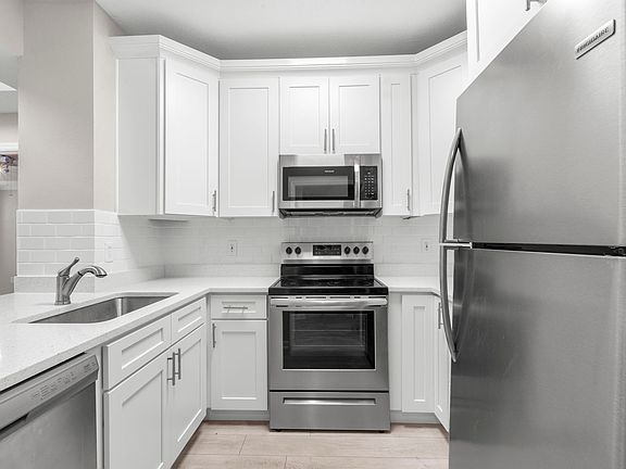 3rd image of 800 S Dakota Ave APT 214