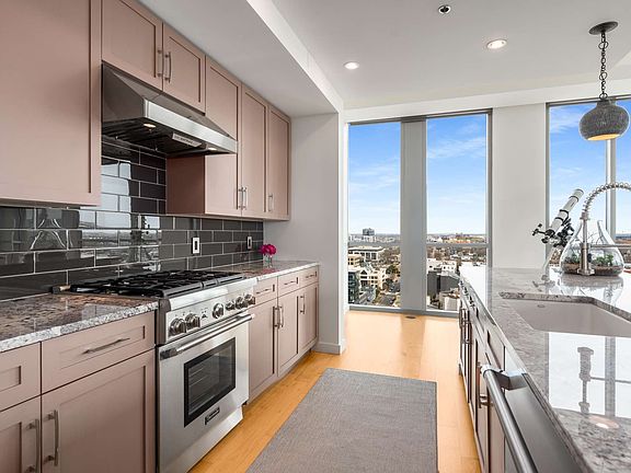 5th image of 900 20th Ave S APT 1602