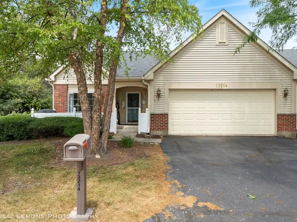 13214 S Carlisle Ln, Plainfield, IL 60544
