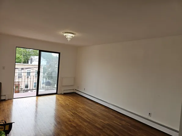 2831 Roebling Ave #3, Bronx, NY 10461