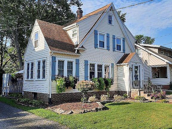 2nd image of 233 Samaritan Ave