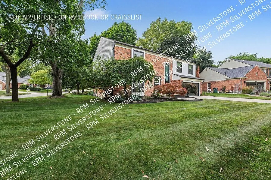 Spacious 4-bedroom — Photo 3