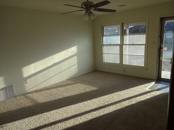2nd image of 2421 W Glenhaven Dr