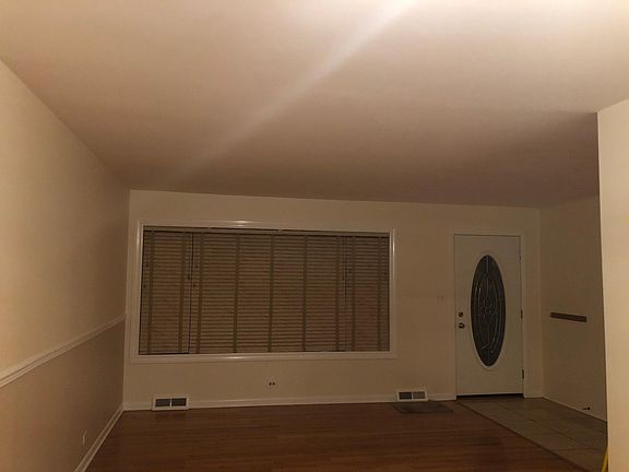 4th image of 444 S Park St