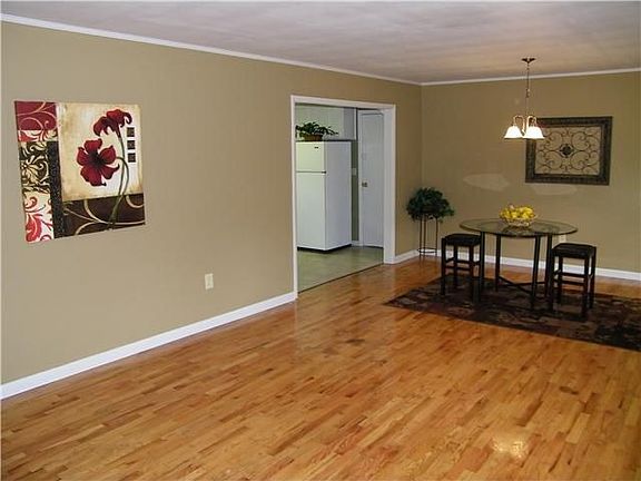 5th image of 1402 Diana St