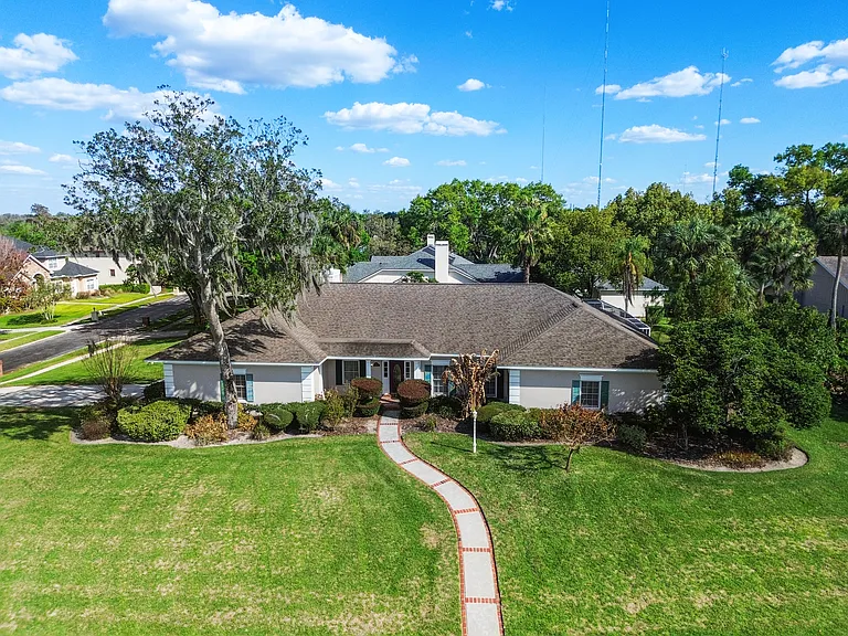10002 Hunt Cliff Dr — Photo 5