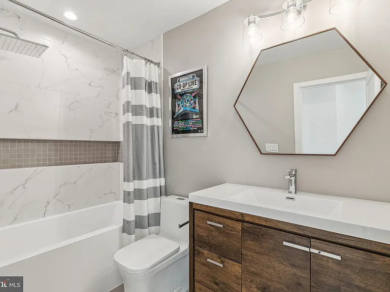 527 Brown St — Photo 18