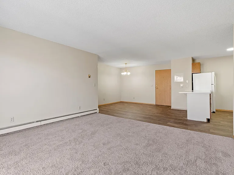 Wyndemere Apartments — Photo 54