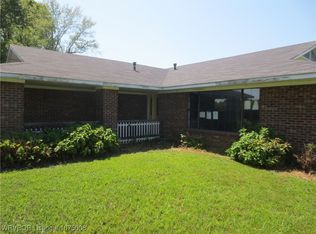 1633 N Main St, Mulberry, AR 72947