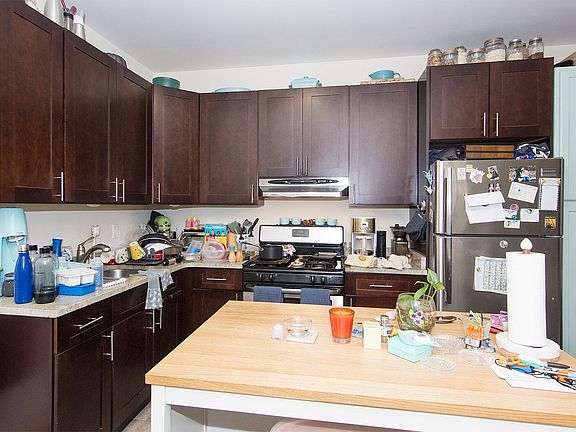 3rd image of 2312 31st St #5