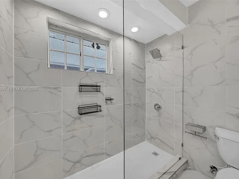 15010 NE 7th Ave #0 — Photo 8