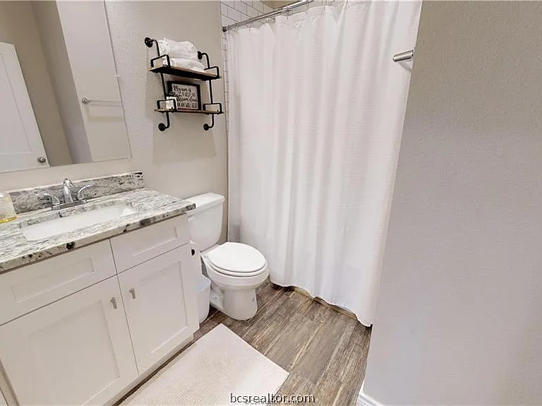 604 Clay St — Photo 15