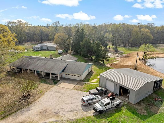 4th image of 1240 County Road 4450