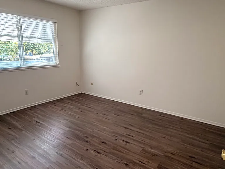 755 Carro Dr #4 — Photo 17