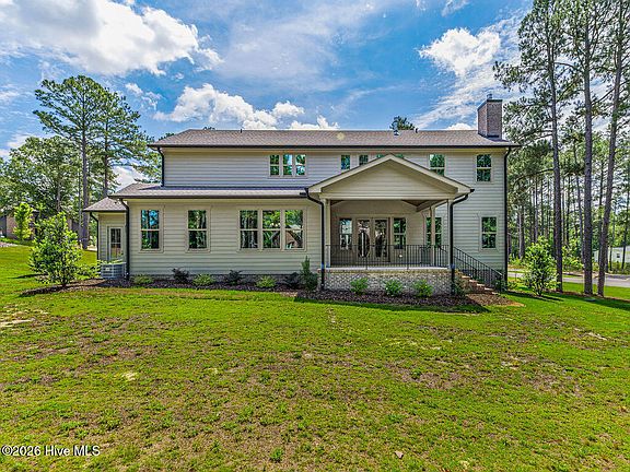 4th image of 305 Sloan Lane
