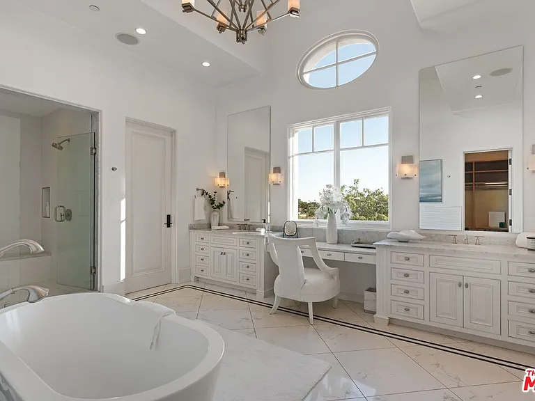 8 Beverly Ridge Ter — Photo 35