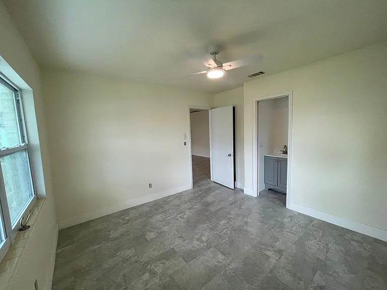 2194 Ponce De Leon Cir #1 — Photo 12
