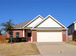2680 Gardendale Dr, Fort Worth, TX 76120