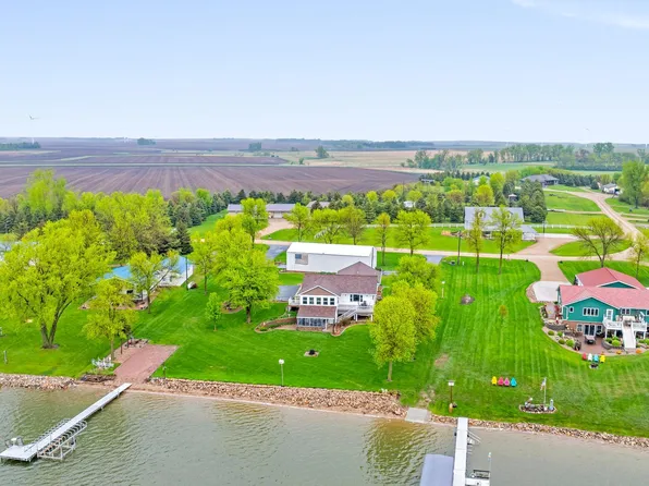 1541 Dickson Dr, Hendricks, MN 56136