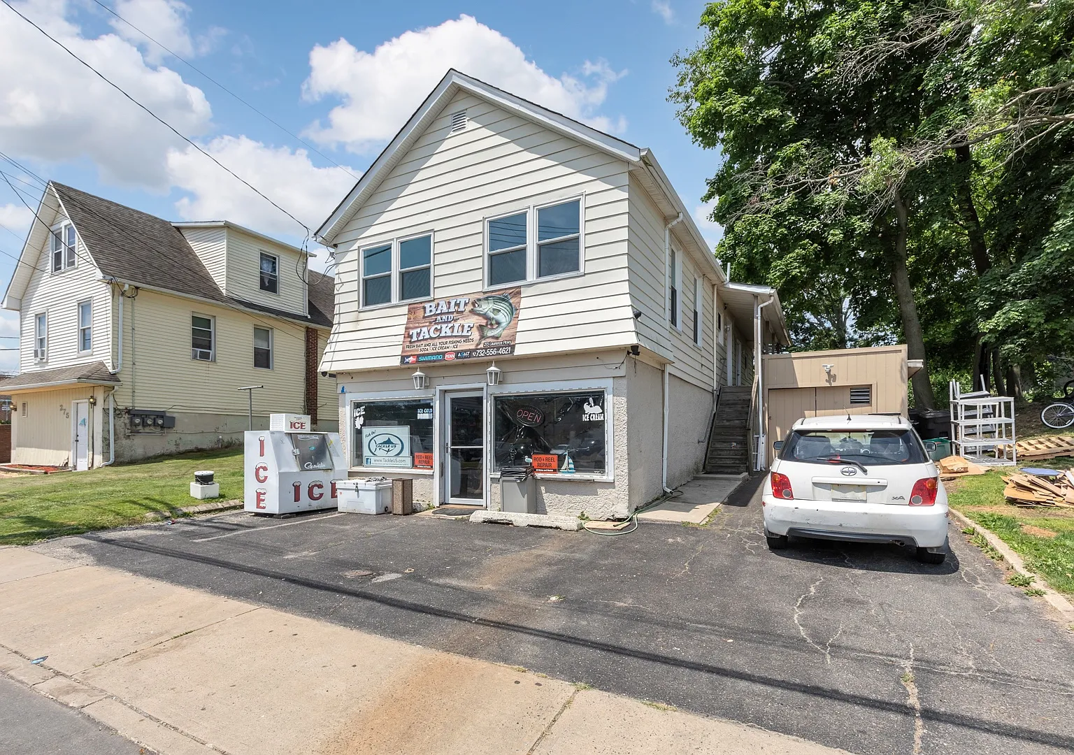 272 Laurence Pkwy — Photo 1