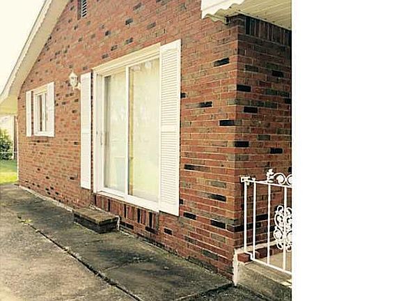 2nd image of 72 Hollywood Ave