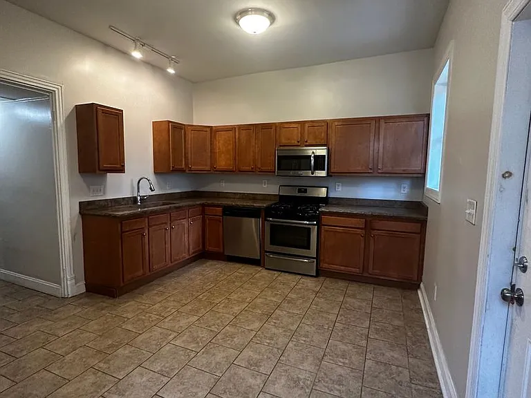 7218 Meade Street — Photo 2