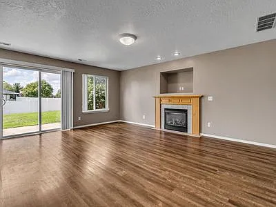 4 bed, 2.5 bath, 2176 sqft, $2,850 — Photo 4