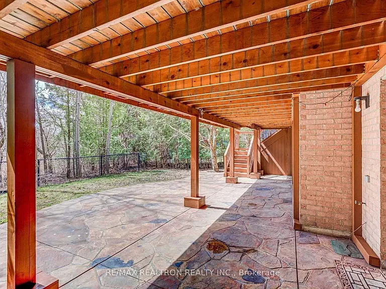 47 Summitcrest Dr #LOWER — Photo 13