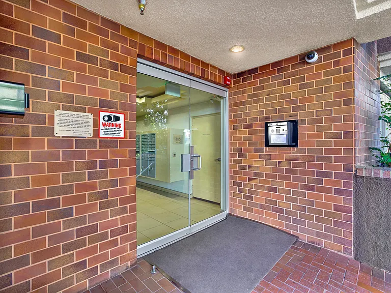Peach Tree Court Apartments — Photo 10