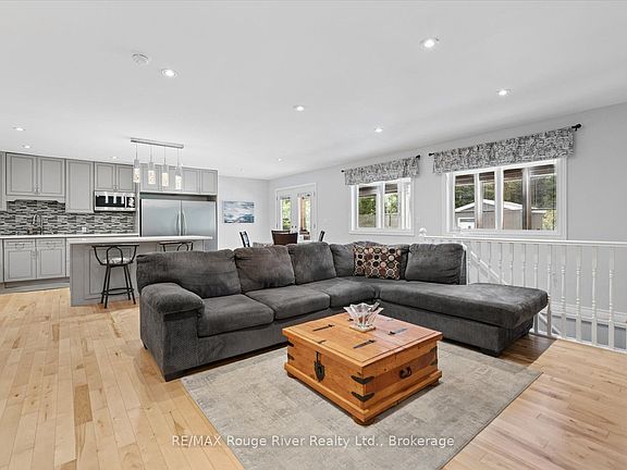 5th image of 178 Roma Ln