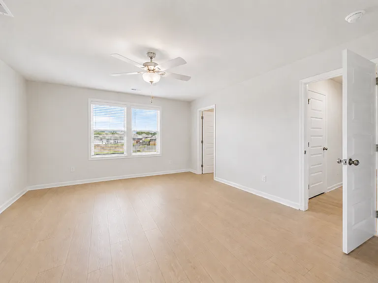 135 Whitner Dr — Photo 11
