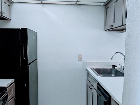 4th image of 2330 Edenborn Ave APT 314