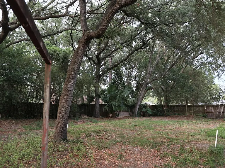 1760 Tiffany Pines Cir W — Photo 33