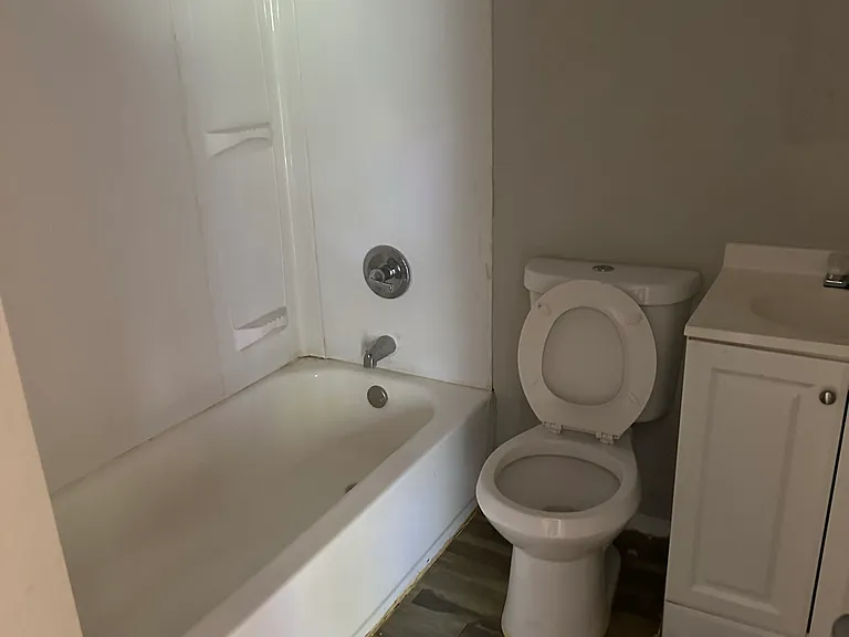 2107 Avenue L #C — Photo 7