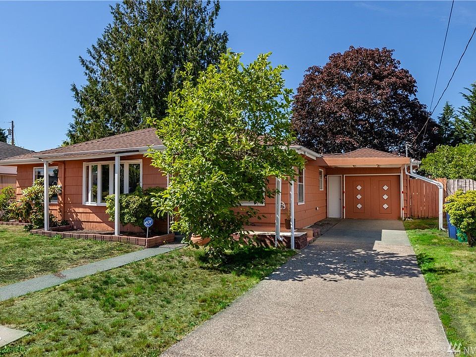 The home is a classic rambler close to the Auburn core-close to all shopping and transportation amenities.