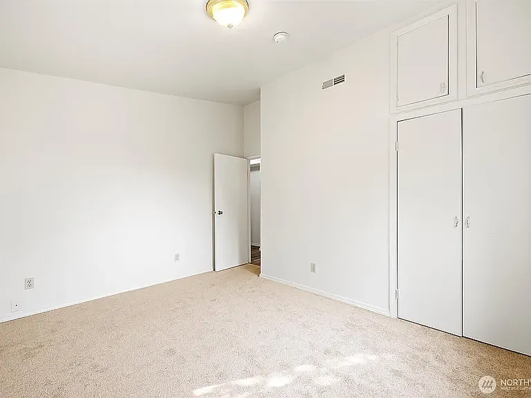 1695 Ruth St — Photo 12