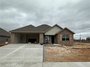 400 Palm St, Centerton, AR 72713