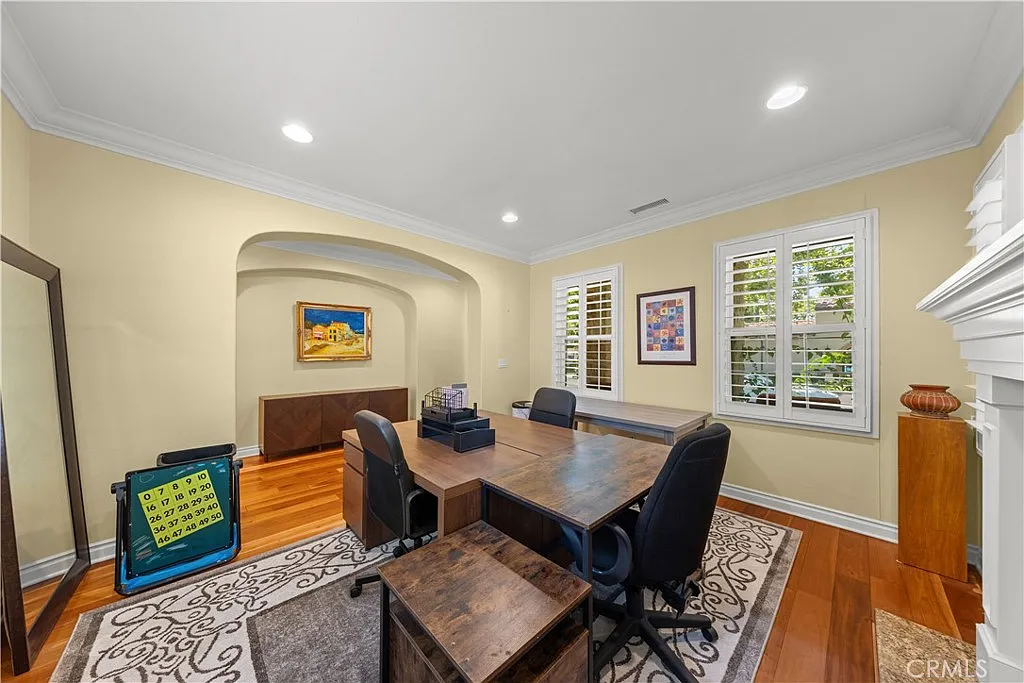 4 bed, 4.5 bath, 3549 sqft, $7,800 — Photo 4