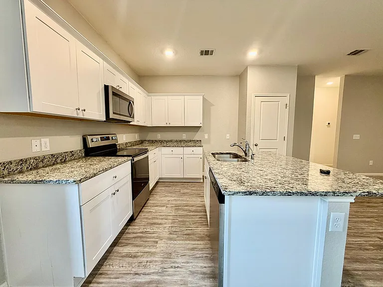 19505 Cloudy Bay Dr — Photo 9